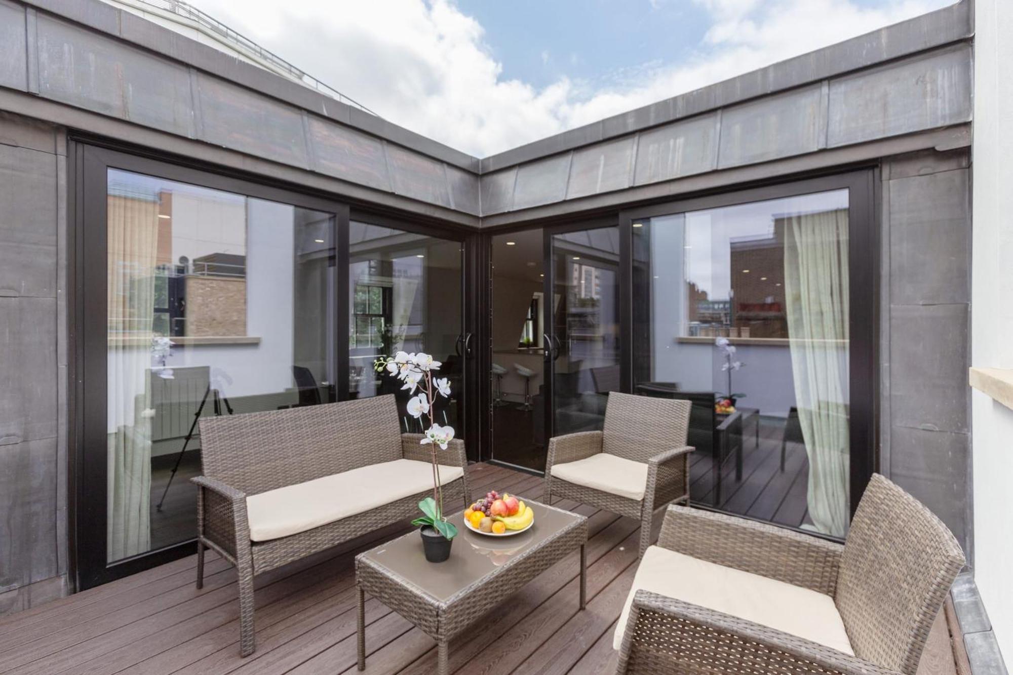 Penthouse With Private Terrace Soho - Cityapartmentstay Apartment